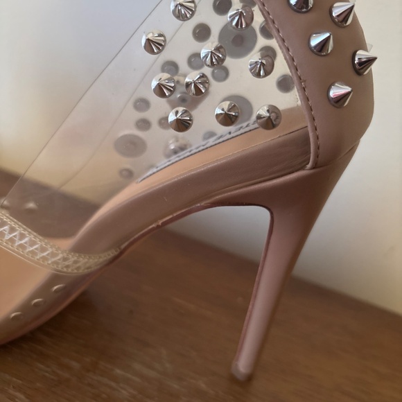 Clear and nude color pointed toe pumps - Picture 4 of 7